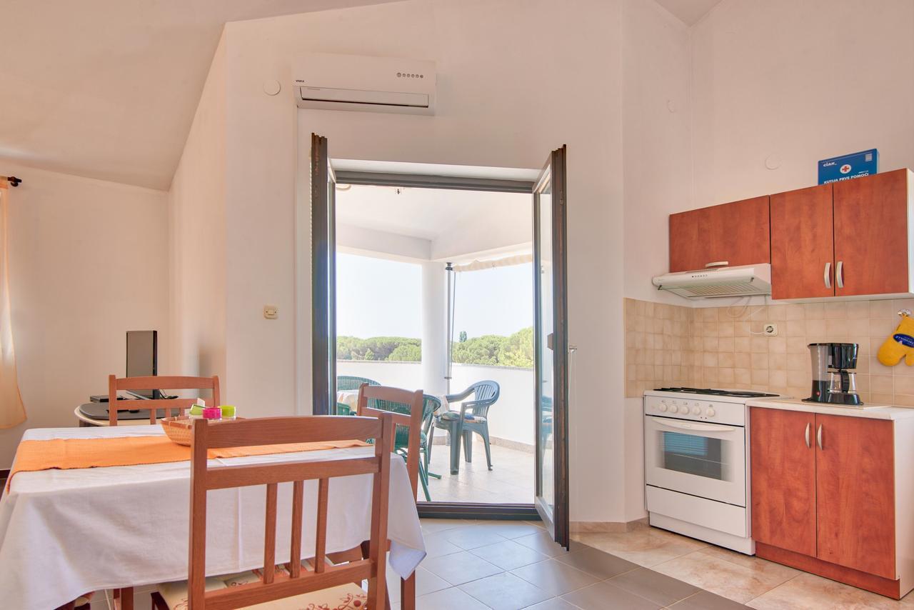 Apartment Maja Štinjan Eksteriør billede