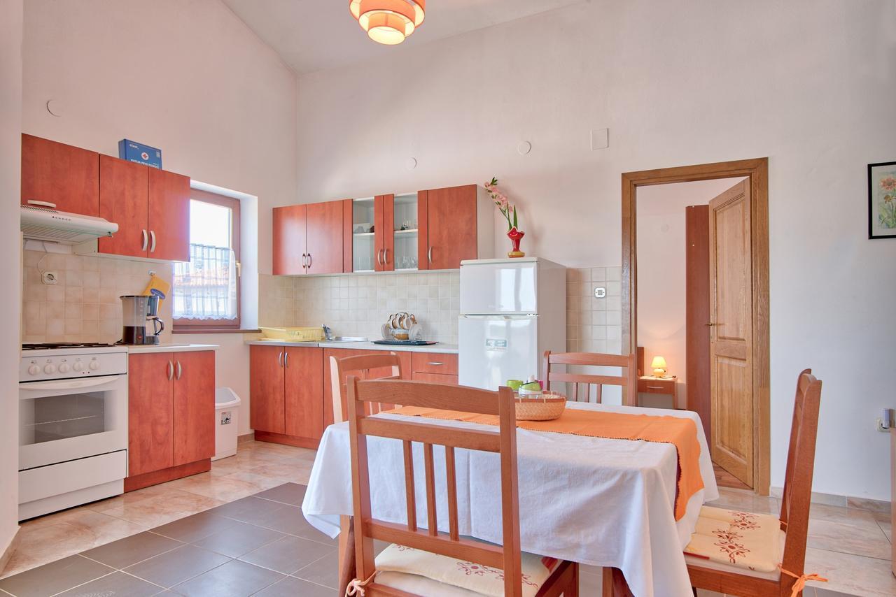 Apartment Maja Štinjan Eksteriør billede