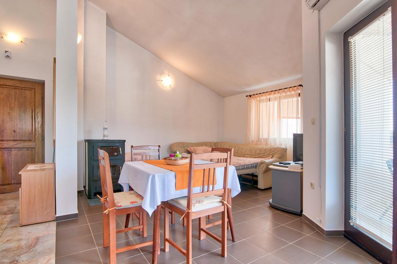 Apartment Maja Štinjan Eksteriør billede