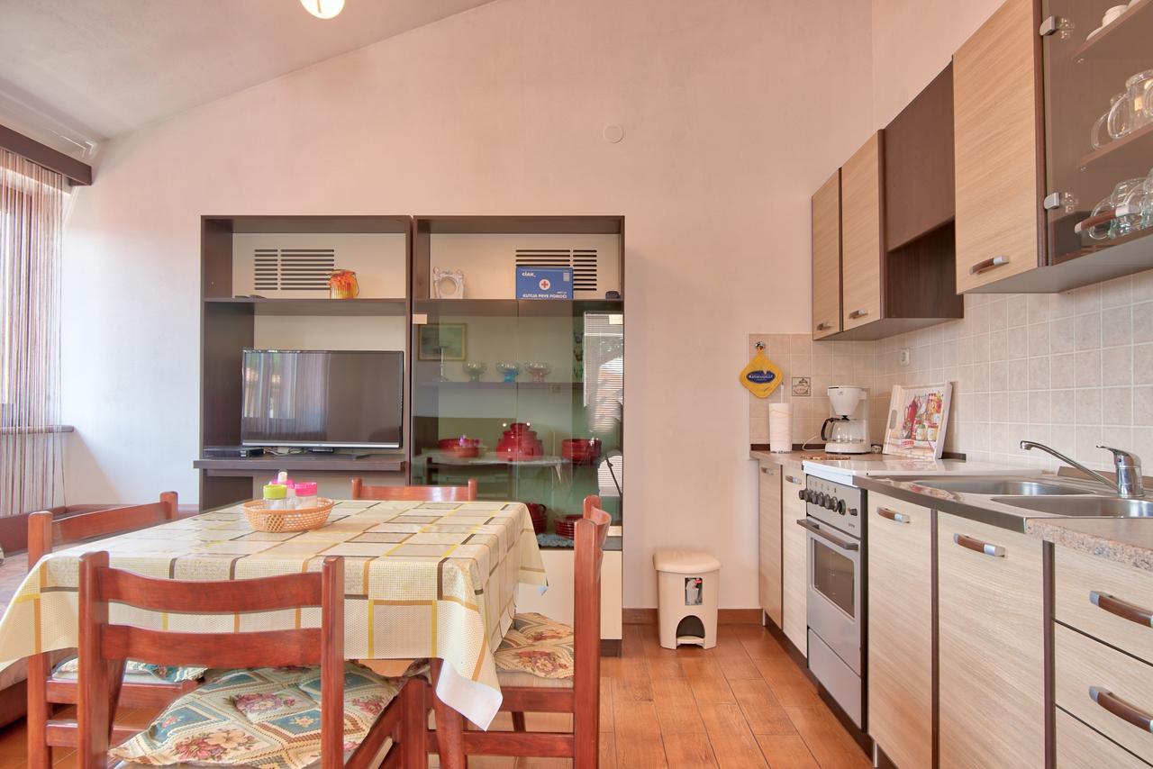 Apartment Maja Štinjan Eksteriør billede