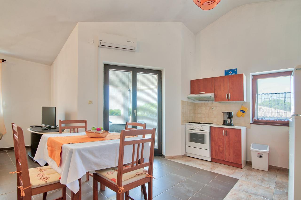 Apartment Maja Štinjan Eksteriør billede