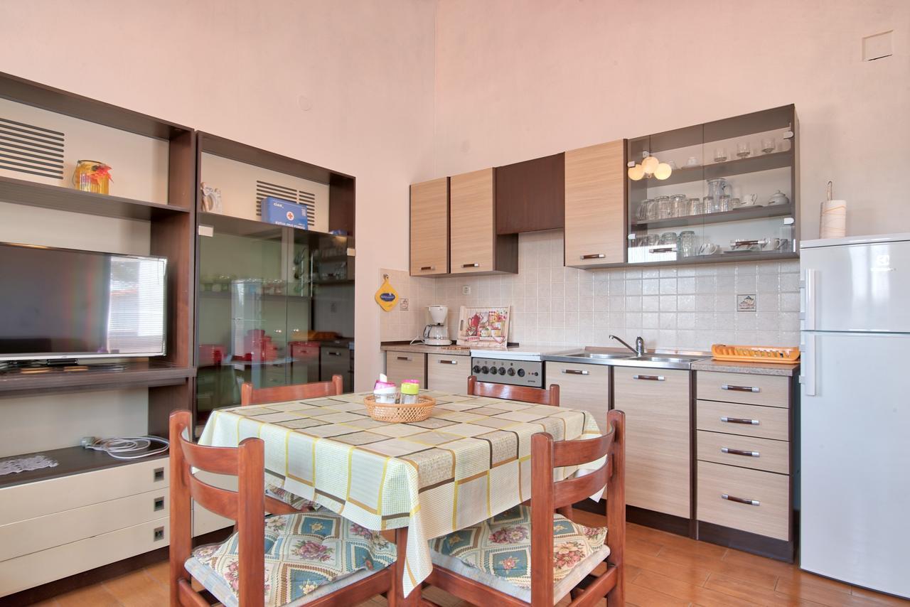 Apartment Maja Štinjan Eksteriør billede
