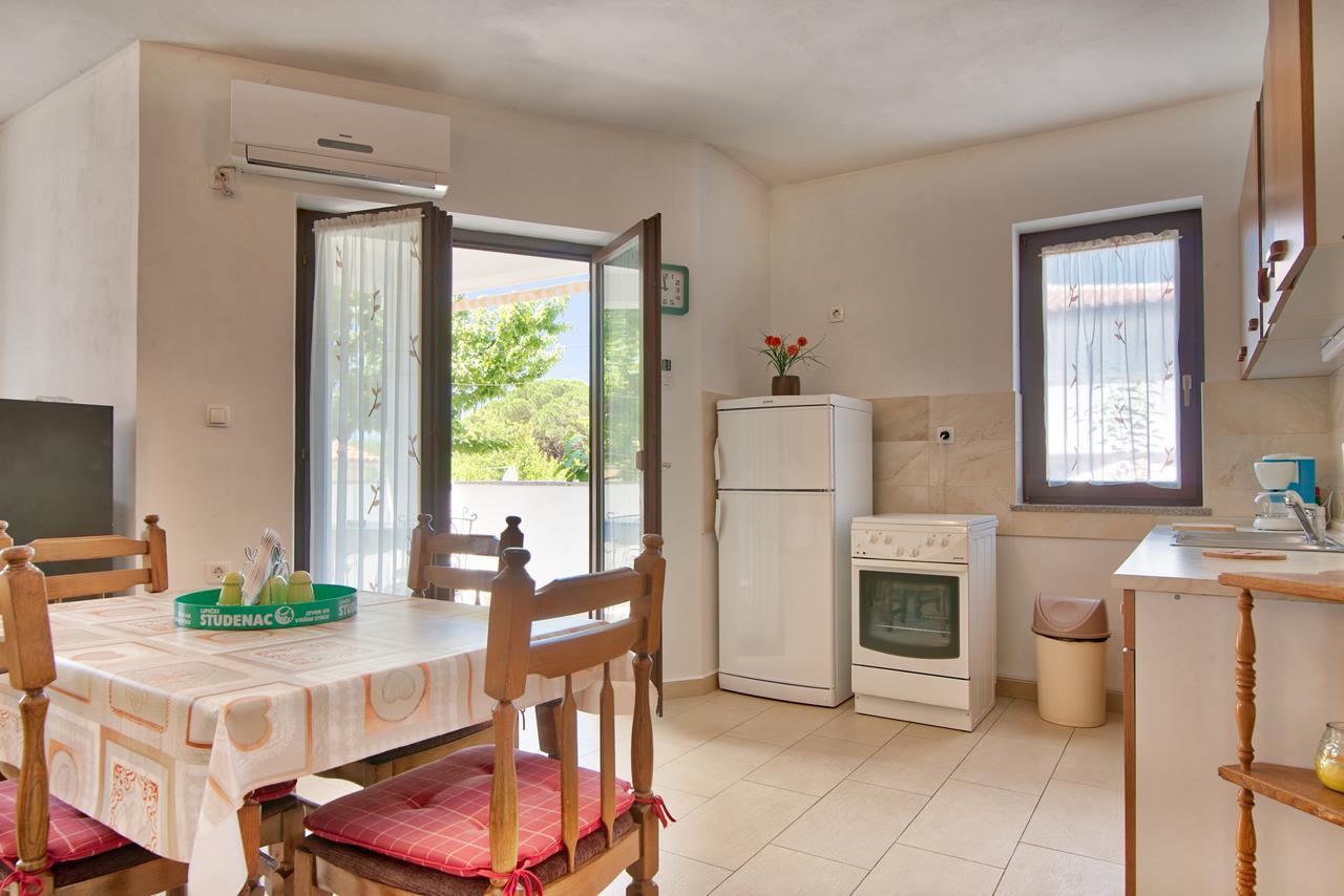 Apartment Maja Štinjan Eksteriør billede